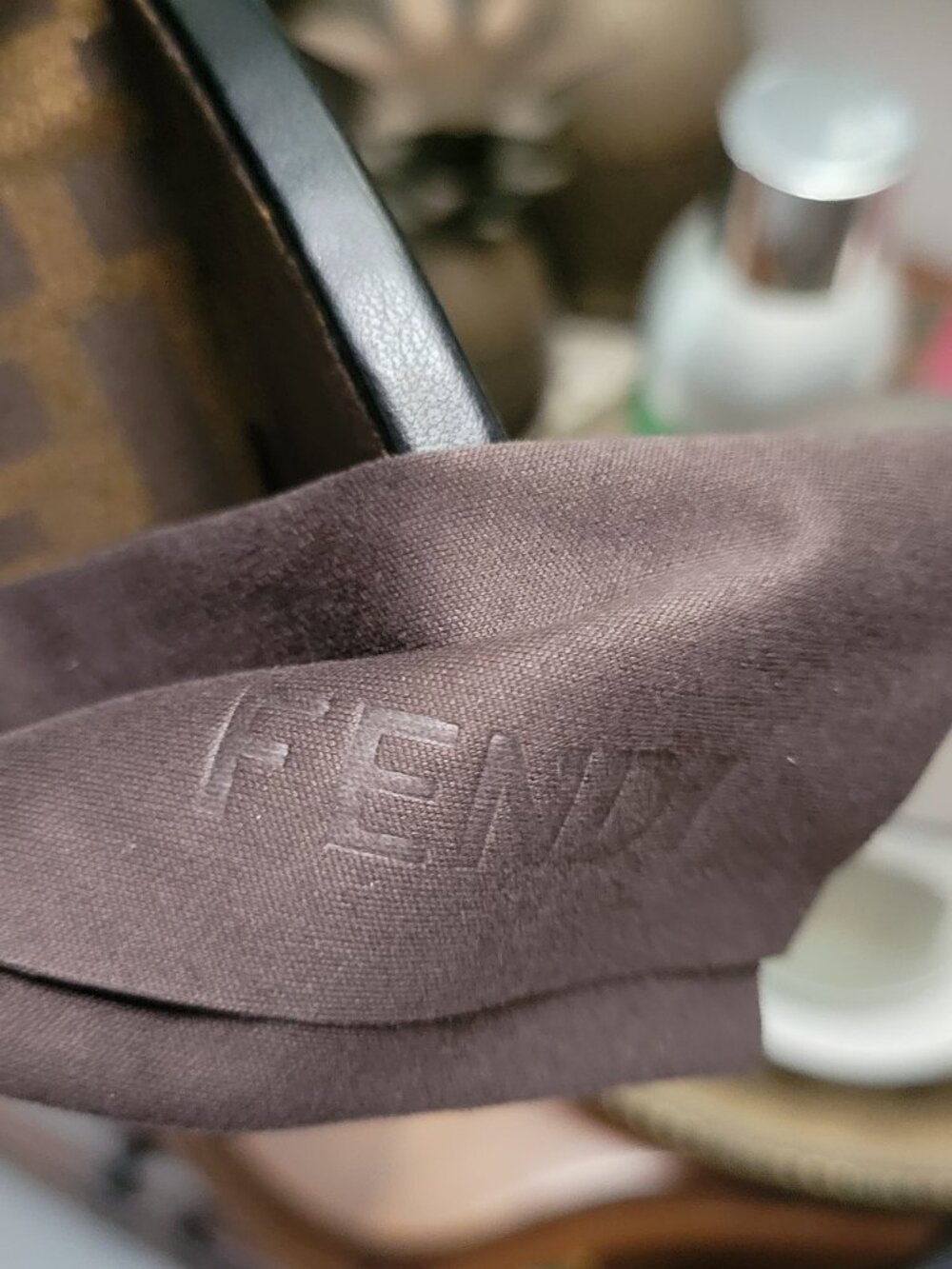Fendi Sunglass Case excellent condition few very minor signs of wear - Picture 2 of 4